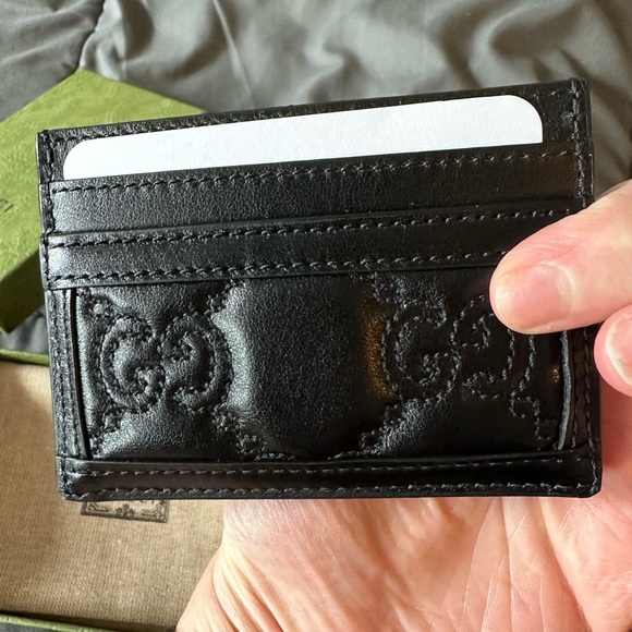 Brand new in box Gucci card holder with gold GG logo - Picture 7 of 7